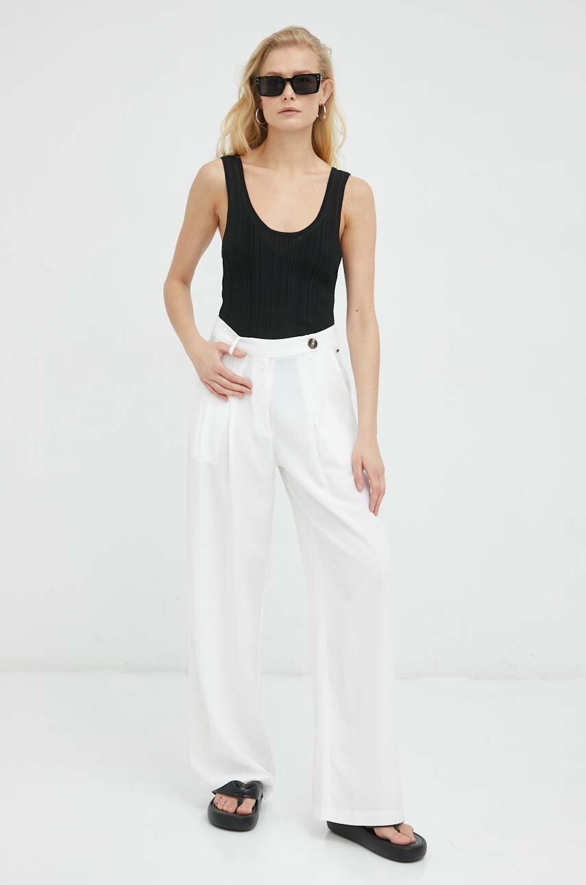 Top Lovechild χρώμα: μαύρο φωτογραφία