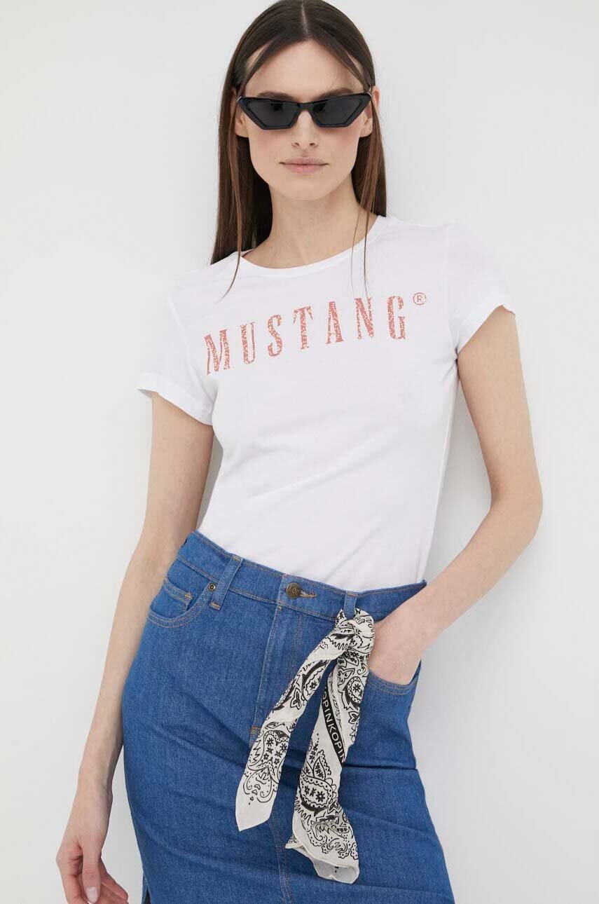 

Памучна тениска Mustang в бяло, Бял