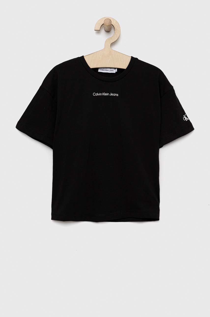 

Детска памучна тениска Calvin Klein Jeans в черно, Черен
