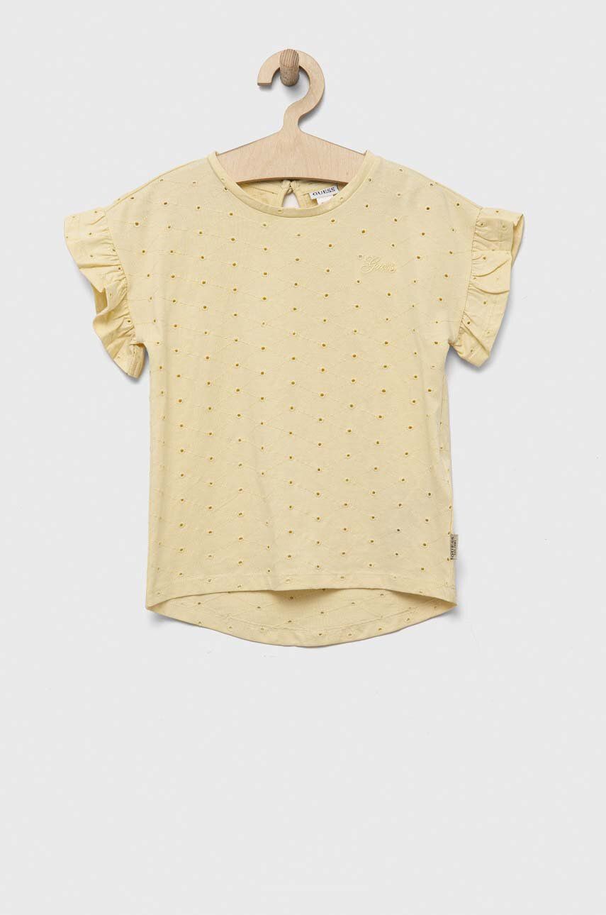 Levně Dětské bavlněné tričko Guess žlutá barva