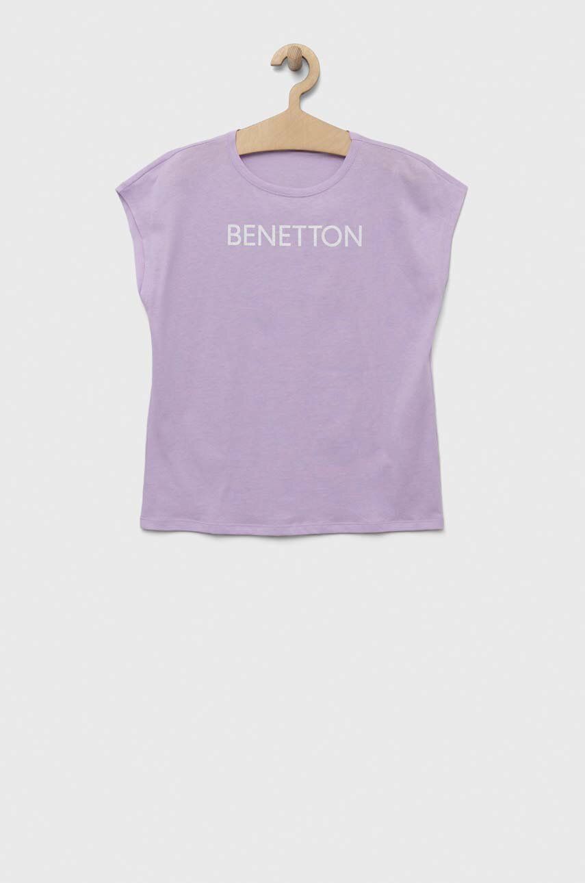 Levně Dětské bavlněné tričko United Colors of Benetton fialová barva
