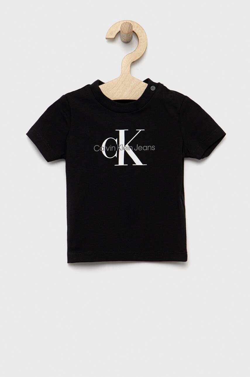 Levně Dětské tričko Calvin Klein Jeans černá barva, s potiskem