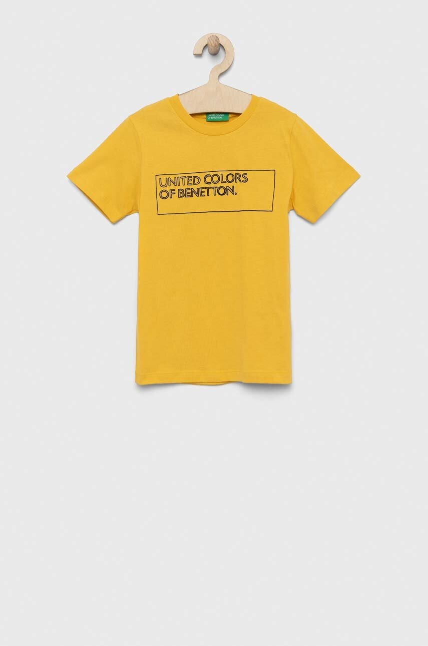 

Детская хлопковая футболка United Colors of Benetton цвет жёлтый с принтом