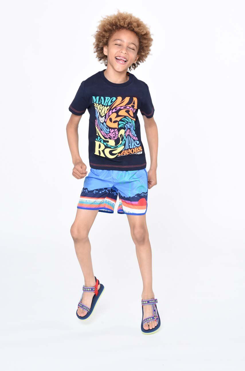 Levně Dětské bavlněné tričko Marc Jacobs tmavomodrá barva, s potiskem