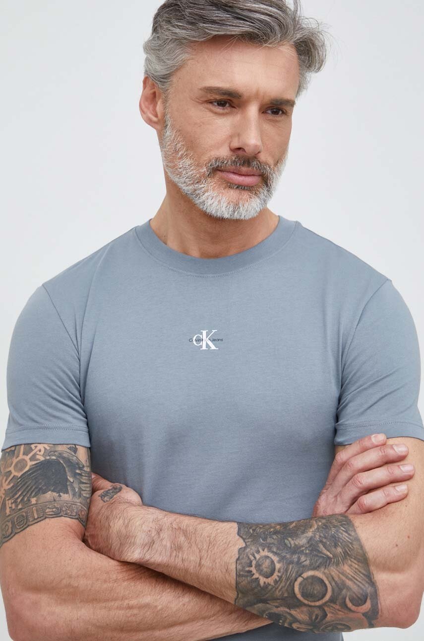 

Памучна тениска Calvin Klein Jeans в синьо с изчистен дизайн, Син