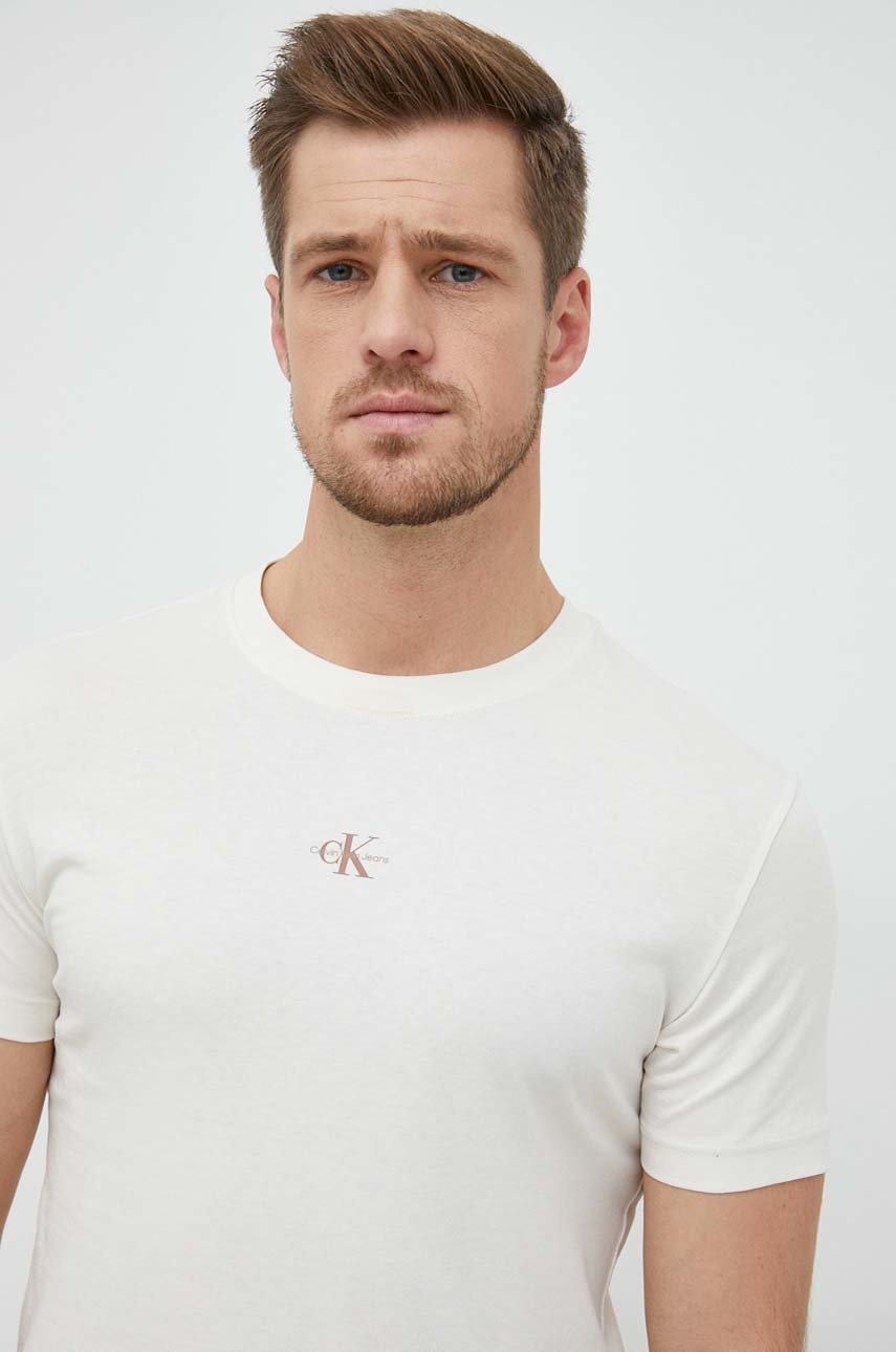 

Памучна тениска Calvin Klein Jeans в бяло с изчистен дизайн, Бял