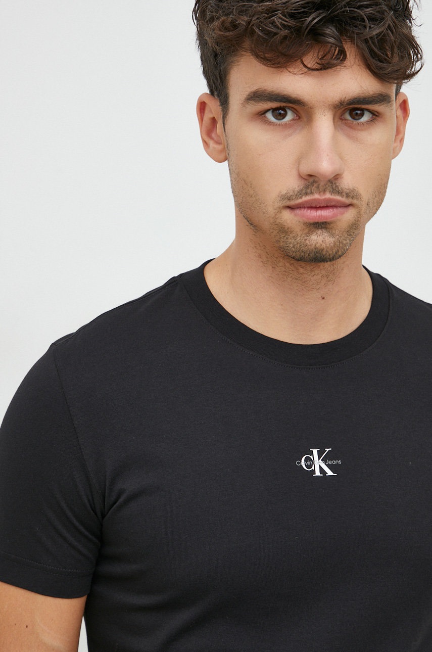 

Памучна тениска Calvin Klein Jeans в черно с изчистен дизайн, Черен