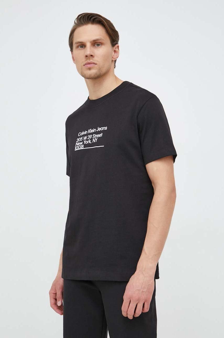 

Памучна тениска Calvin Klein Jeans в черно с принт, Черен