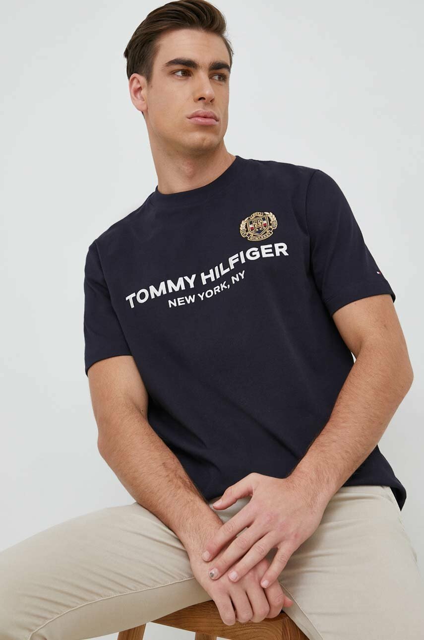

Хлопковая футболка Tommy Hilfiger Цвет синий с аппликацией