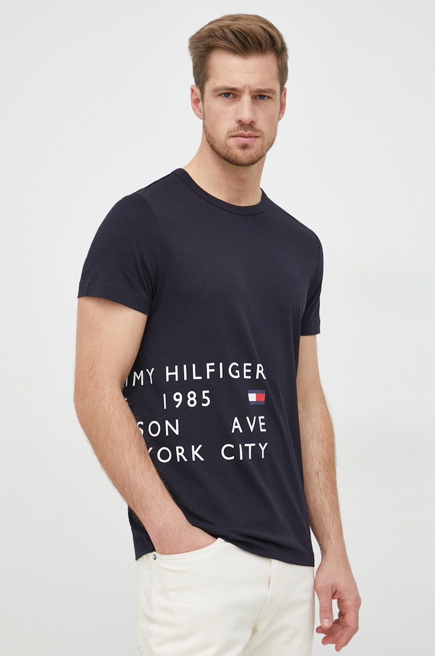 

Хлопковая футболка Tommy Hilfiger цвет синий с принтом