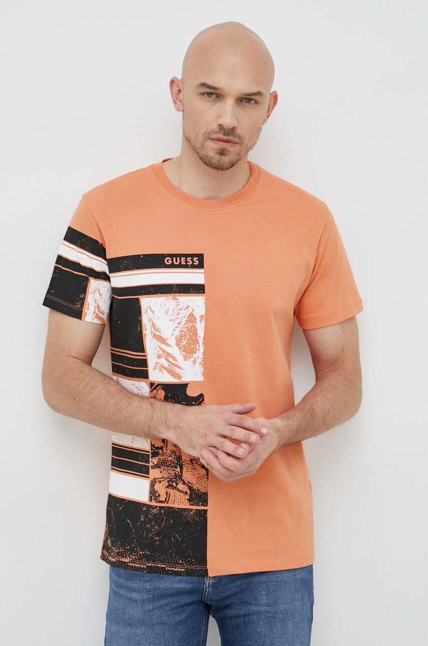

Хлопковая футболка Guess цвет оранжевый с принтом