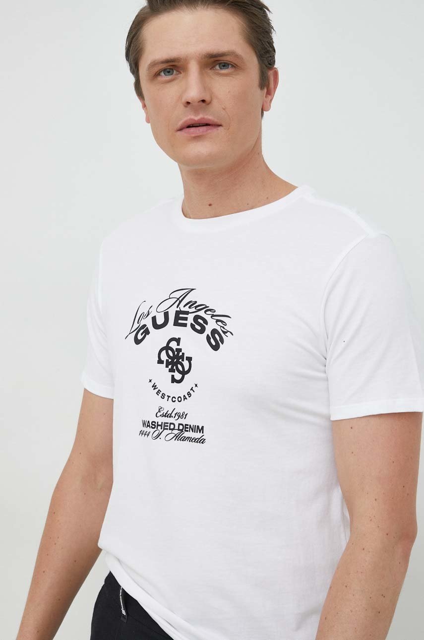 

Памучна тениска Guess в бяло с принт, Бял