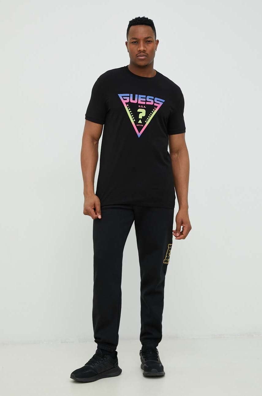 

Футболка Guess чоловічий колір чорний з принтом