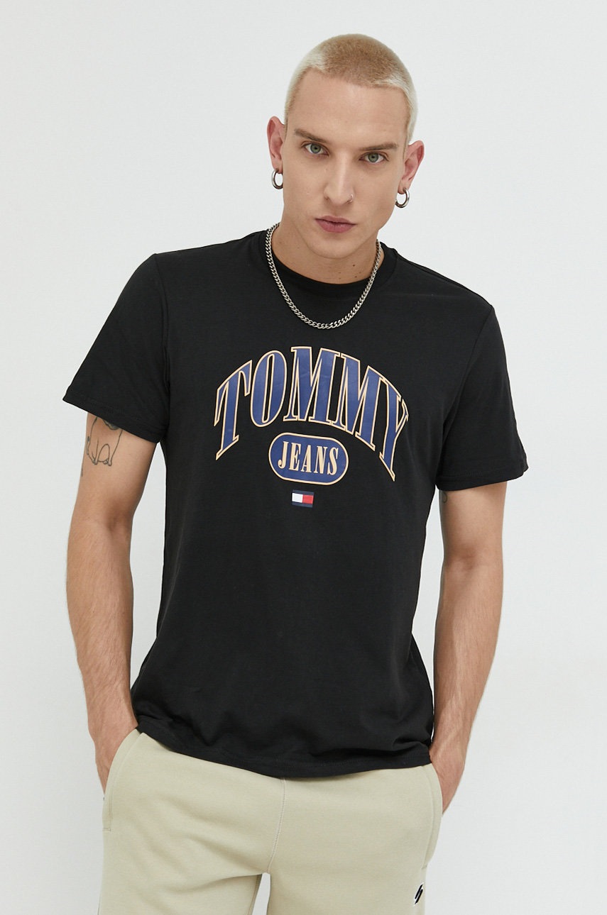 

Памучна тениска Tommy Jeans в черно с принт, Черен
