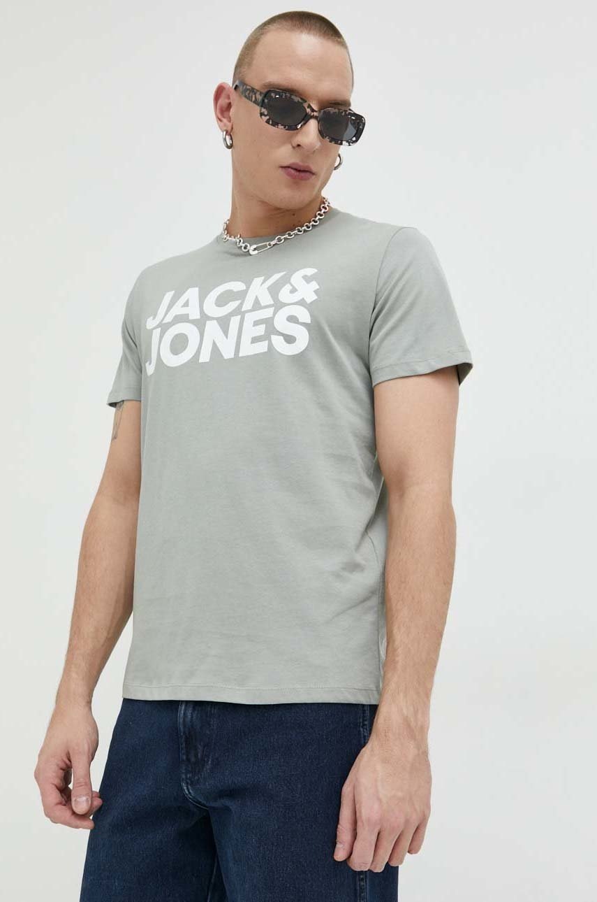 

Бавовняна футболка Jack & Jones JJECORP колір зелений з принтом