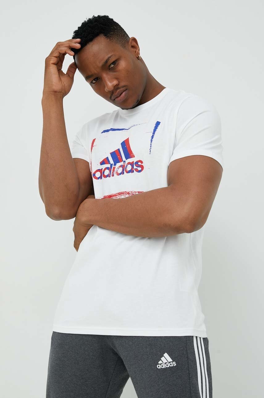 

Памучна тениска adidas в бяло с принт, Бял