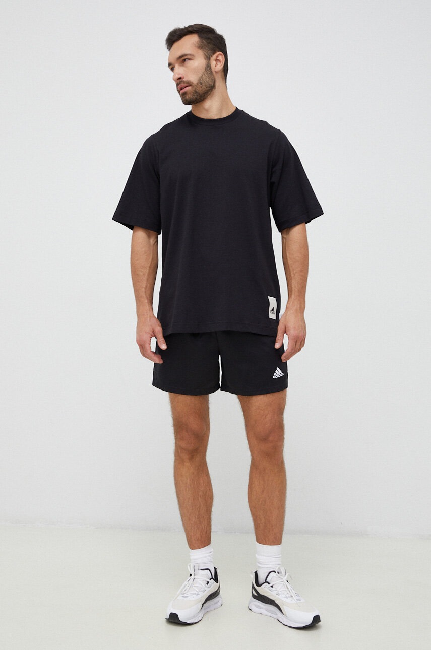 

Футболка adidas мужской цвет чёрный однотонный