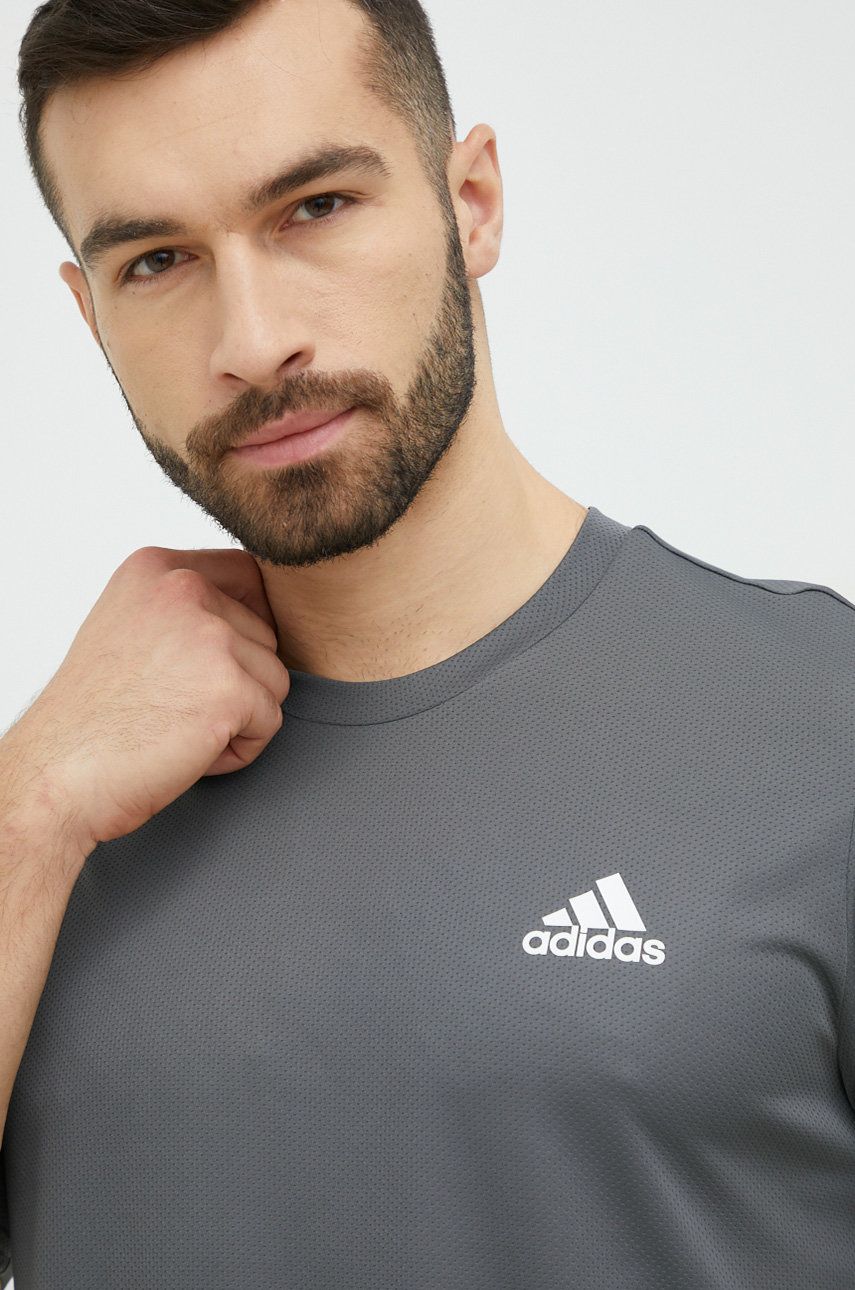 Tréninkové tričko adidas Performance Designed for Move šedá barva - šedá -  100 % Recyklovaný p