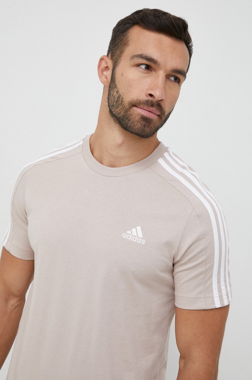 

Бавовняна футболка adidas колір бежевий візерунок