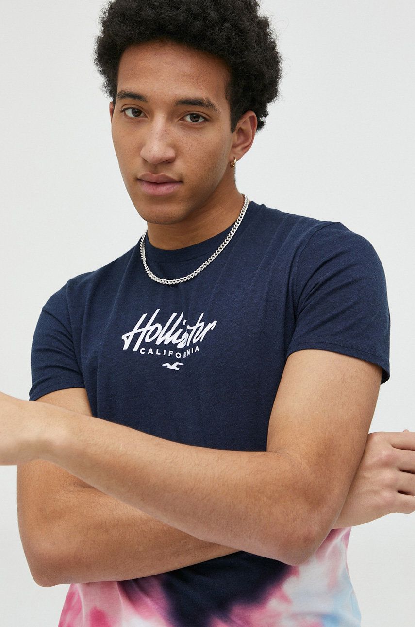 Bavlněné tričko Hollister Co. tmavomodrá barva - námořnická modř -  100 % Bavlna