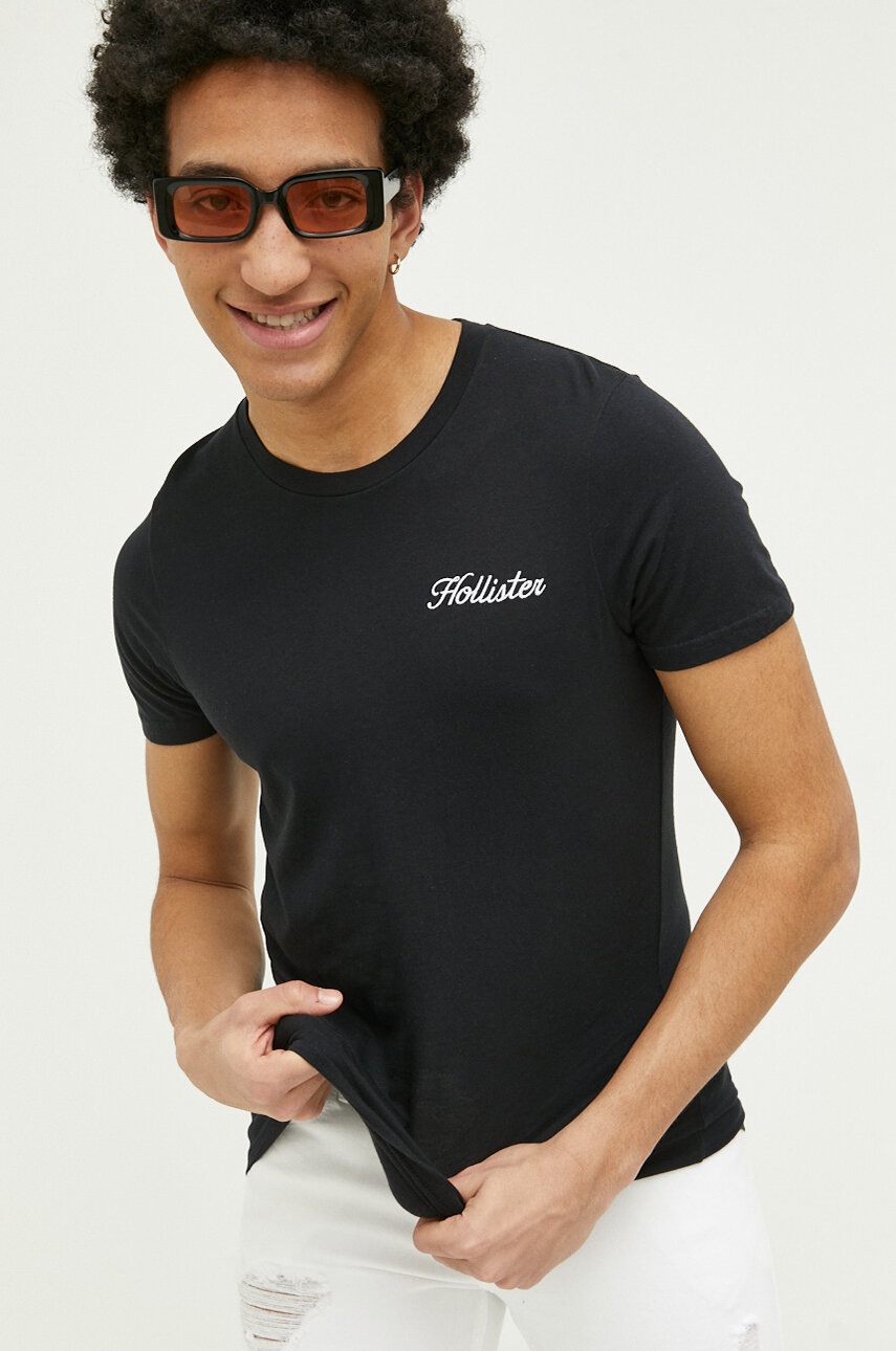 

Памучна тениска Hollister Co. в черно с апликация, Черен