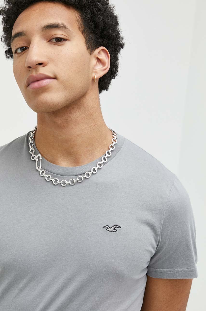 

Памучна тениска Hollister Co. в сиво с изчистен дизайн, Сив