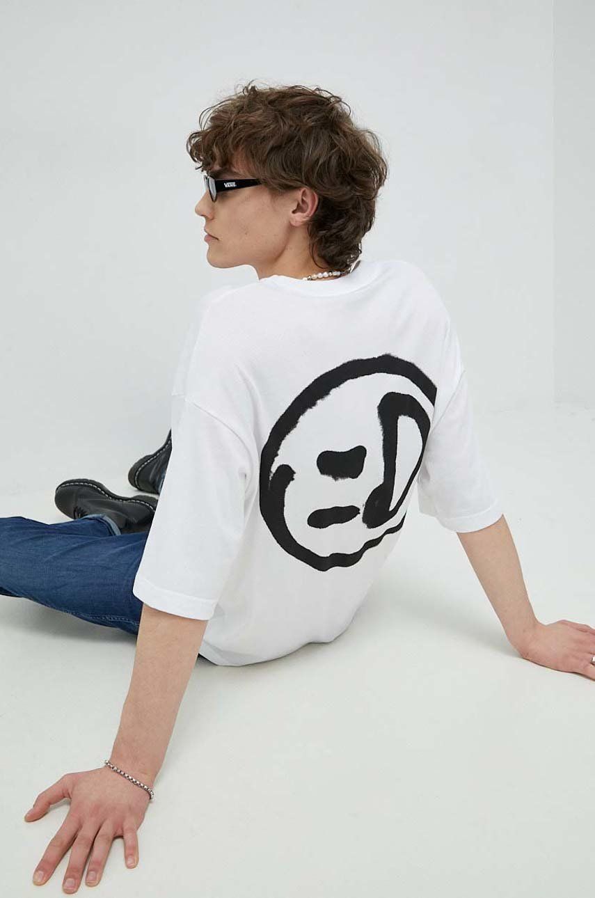 Drykorn tricou din bumbac Hunt culoarea alb, cu imprimeu Alb imagine noua