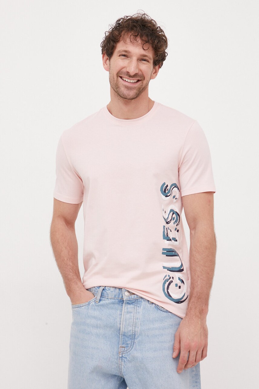 

Тениска Guess в розово с принт, Розов
