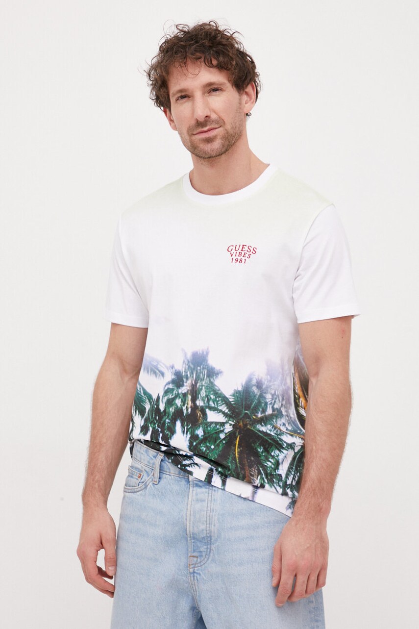 

Хлопковая футболка Guess цвет зелёный узорный