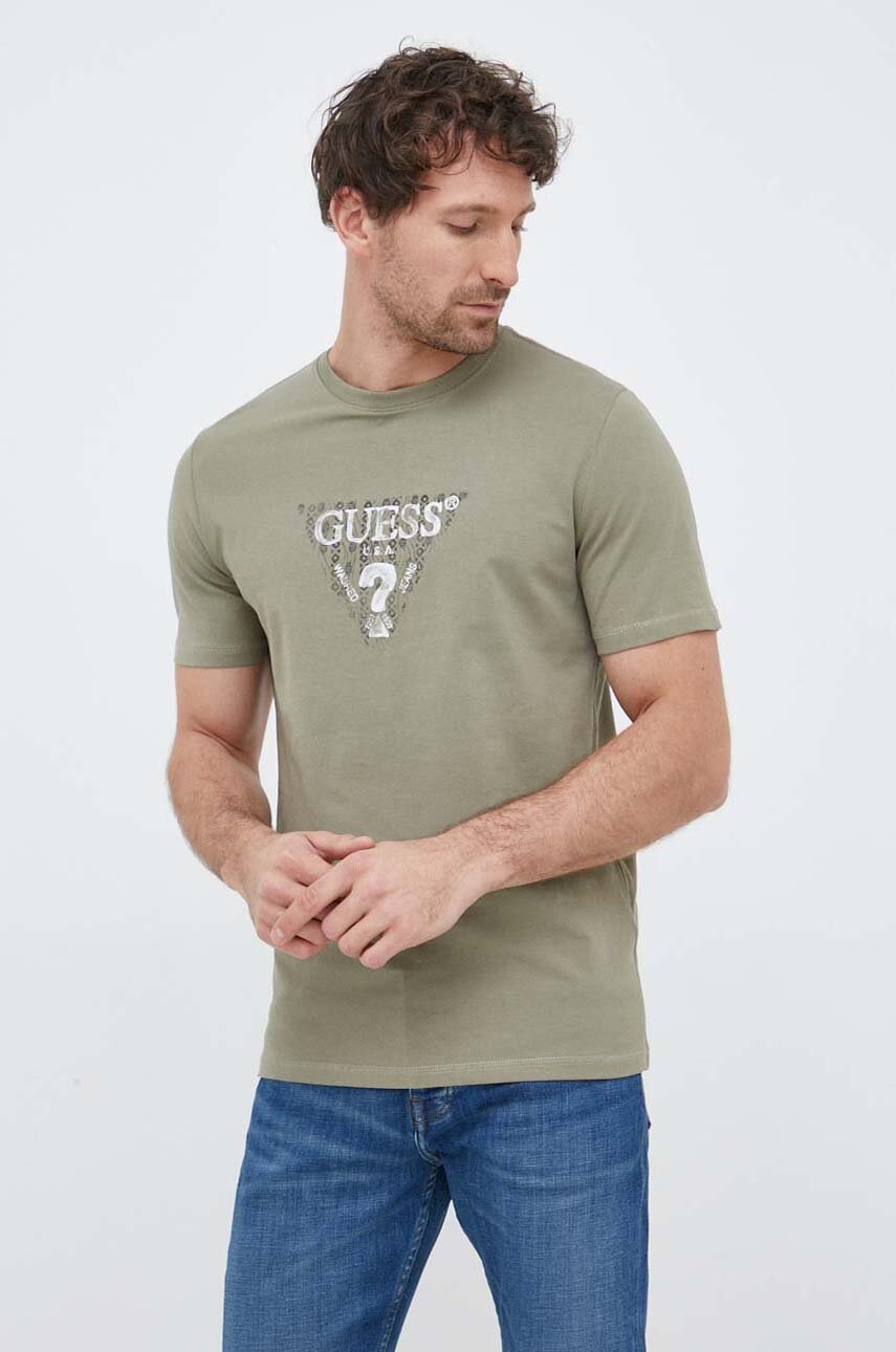 

Футболка Guess чоловічий колір зелений з принтом