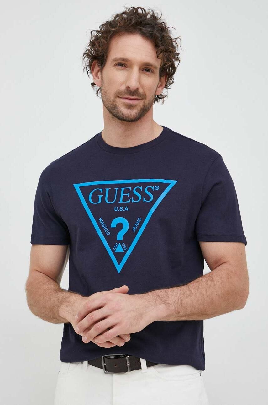 

Памучна тениска Guess в тъмносиньо с принт, Тъмносин