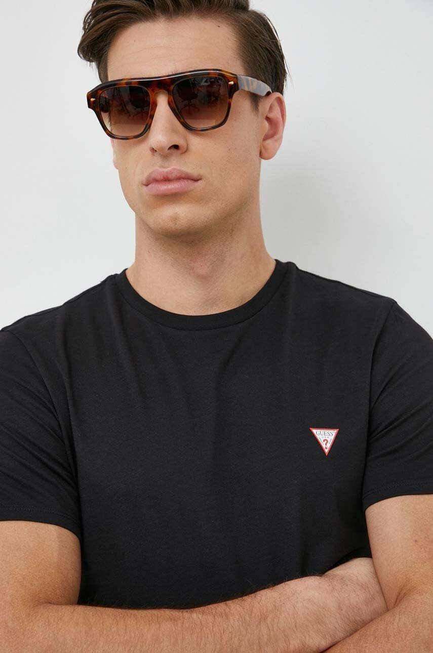 

Памучна тениска Guess В черно с изчистен дизайн, Черен