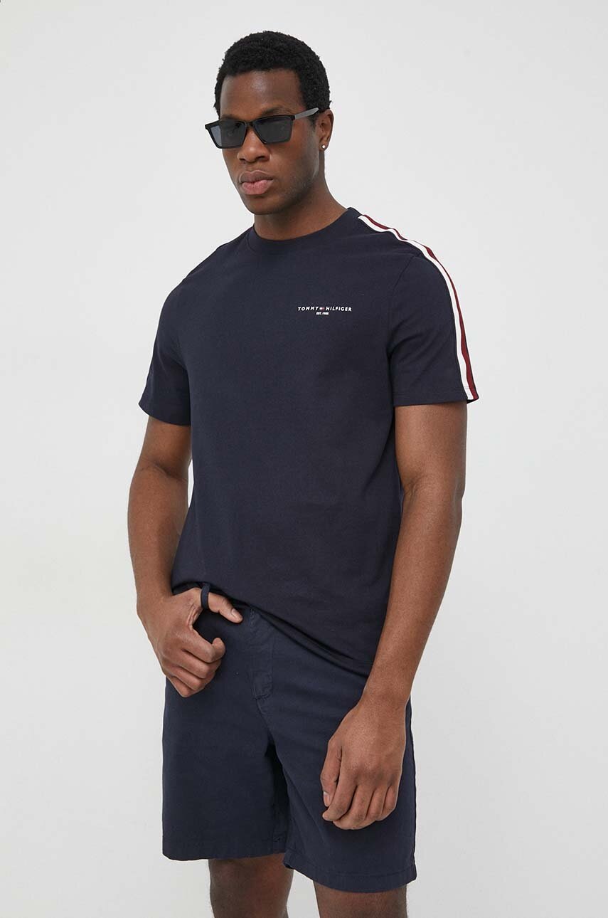

Хлопковая футболка Tommy Hilfiger цвет синий однотонный