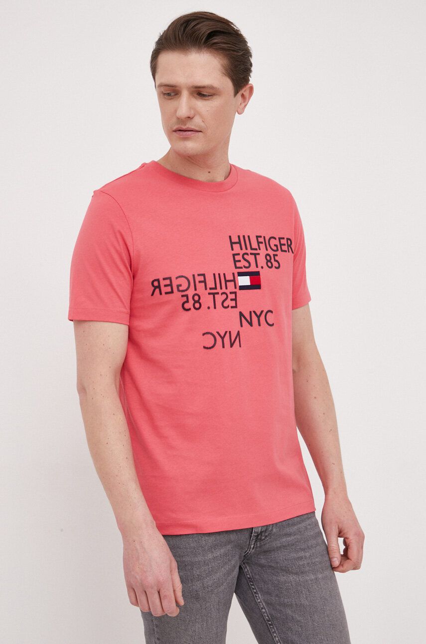 Levně Bavlněné tričko Tommy Hilfiger růžová barva, s aplikací