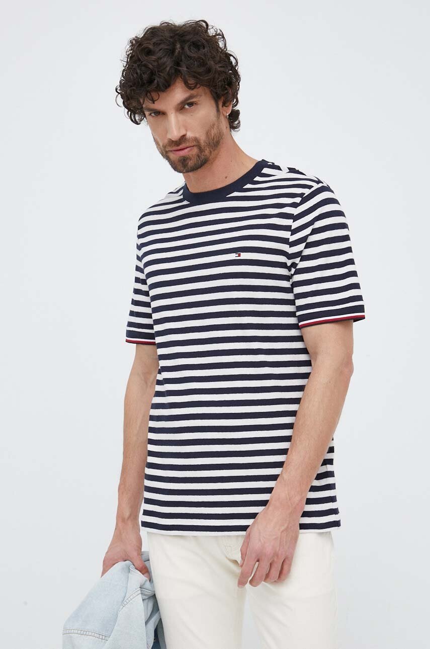 

Тениска с лен Tommy Hilfiger в тъмносиньо с десен, Тъмносин