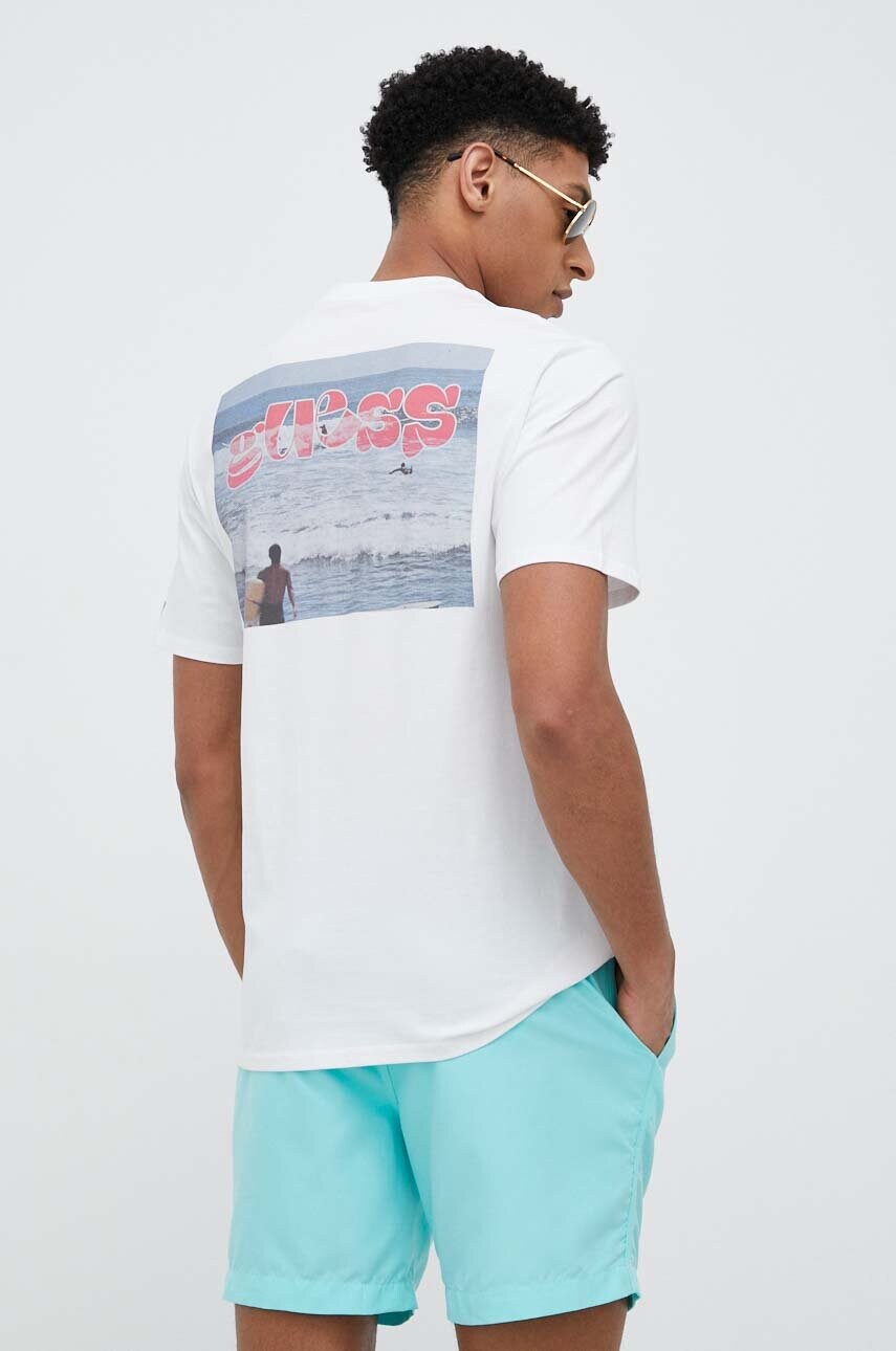 

Плажна тениска Guess в бяло с десен, Бял