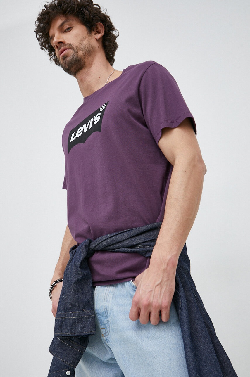 

Памучна тениска Levi's в лилаво с принт, Виолетов