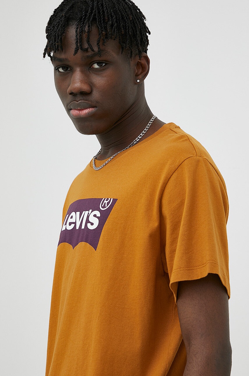 

Памучна тениска Levi's В кафяво с принт, Кафяв