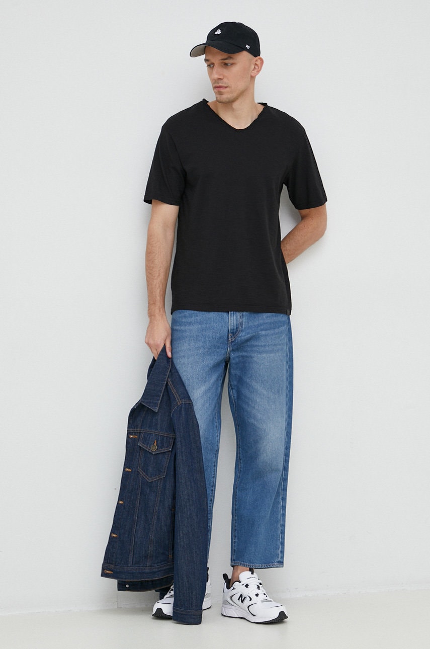 United Colors of Benetton tricou din bumbac culoarea negru, neted