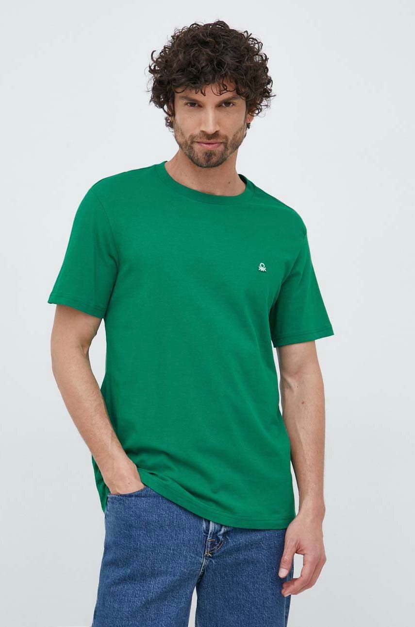

Памучна тениска United Colors of Benetton в зелено с изчистен дизайн, Зелен