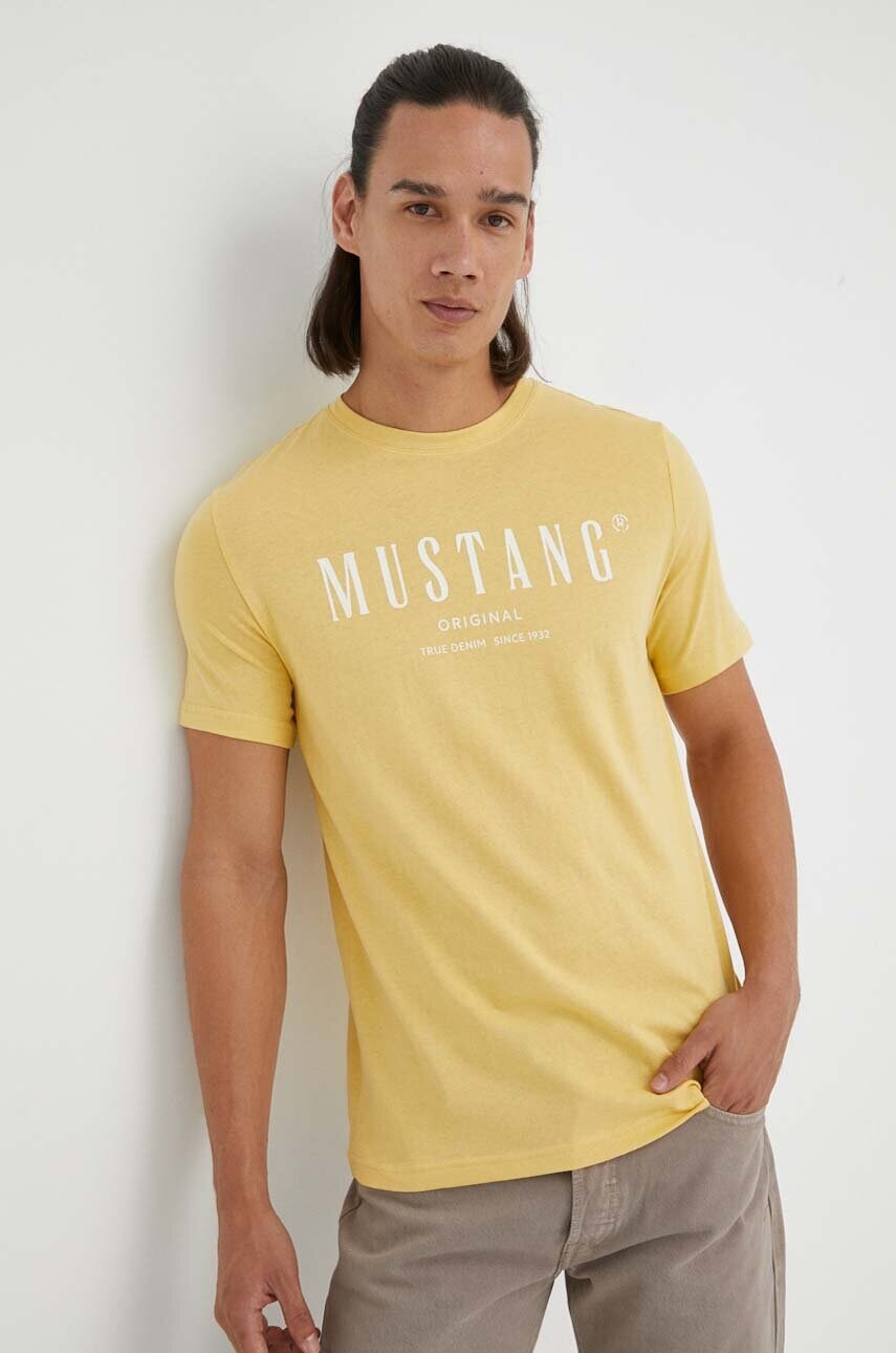 

Памучна тениска Mustang в жълто с принт, Жълт