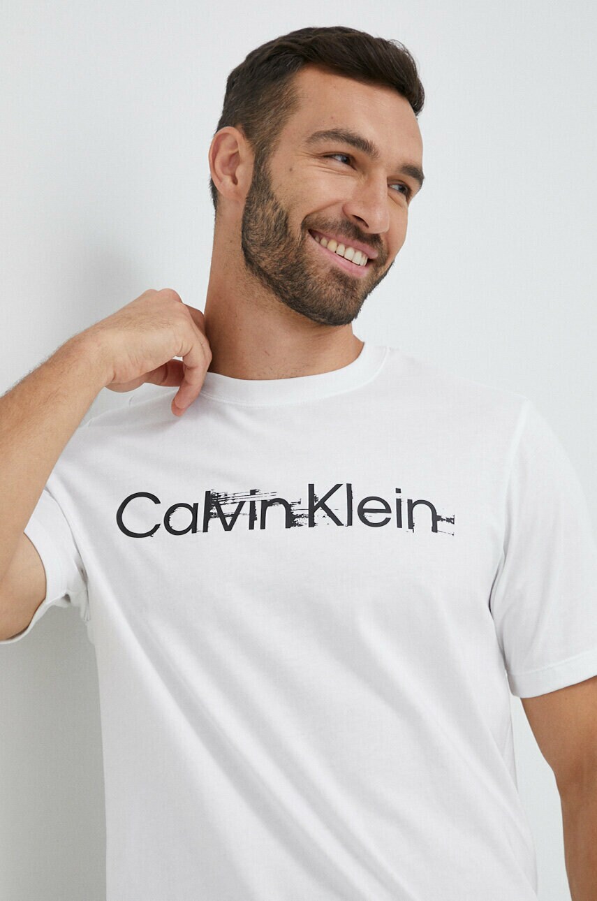 

Спортна тениска Calvin Klein Performance Essentials в бяло с принт, Бял