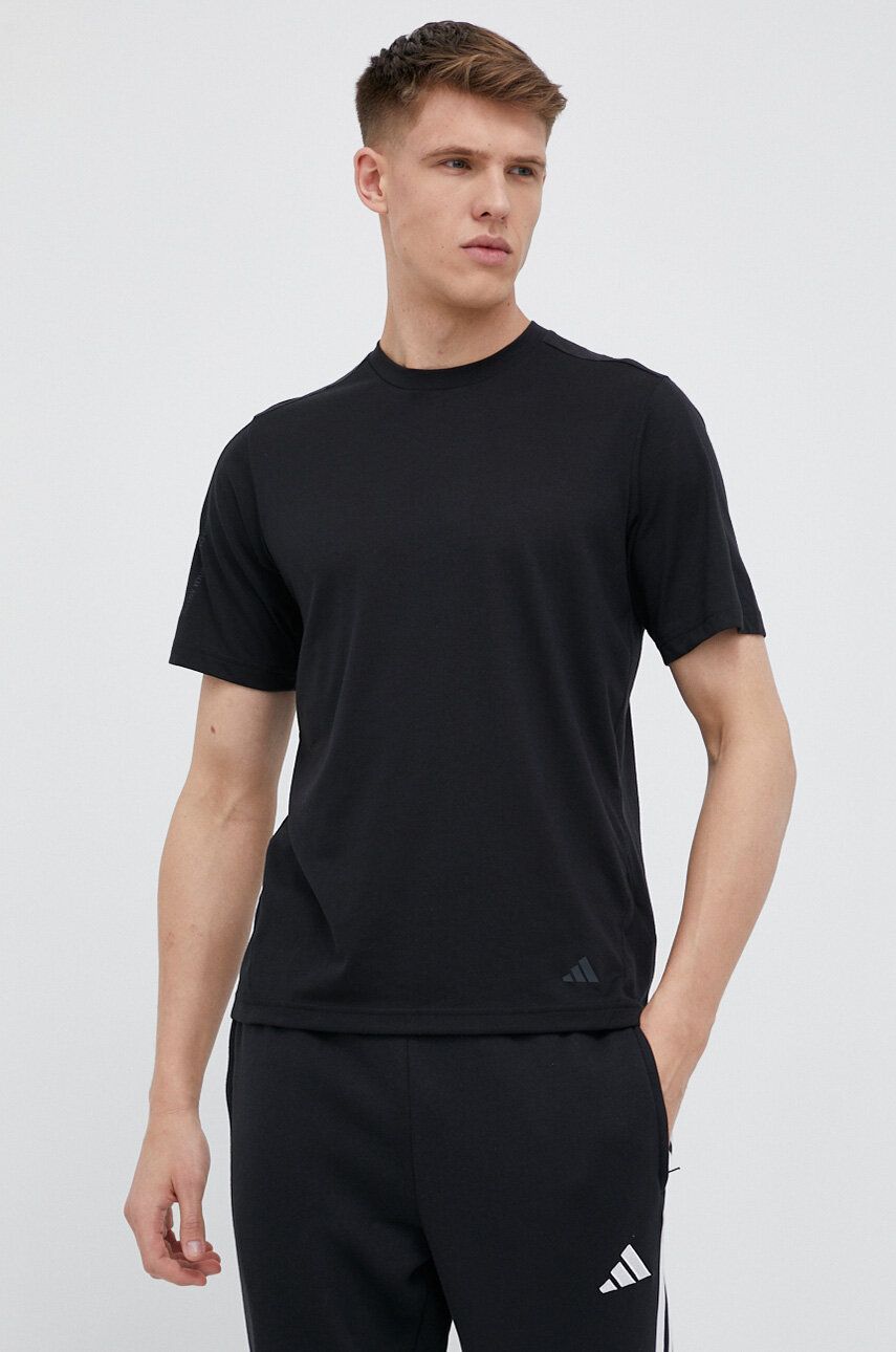 Tréninkové tričko adidas Performance Base černá barva - černá -  Materiál č. 1: 70 % Recyklovan