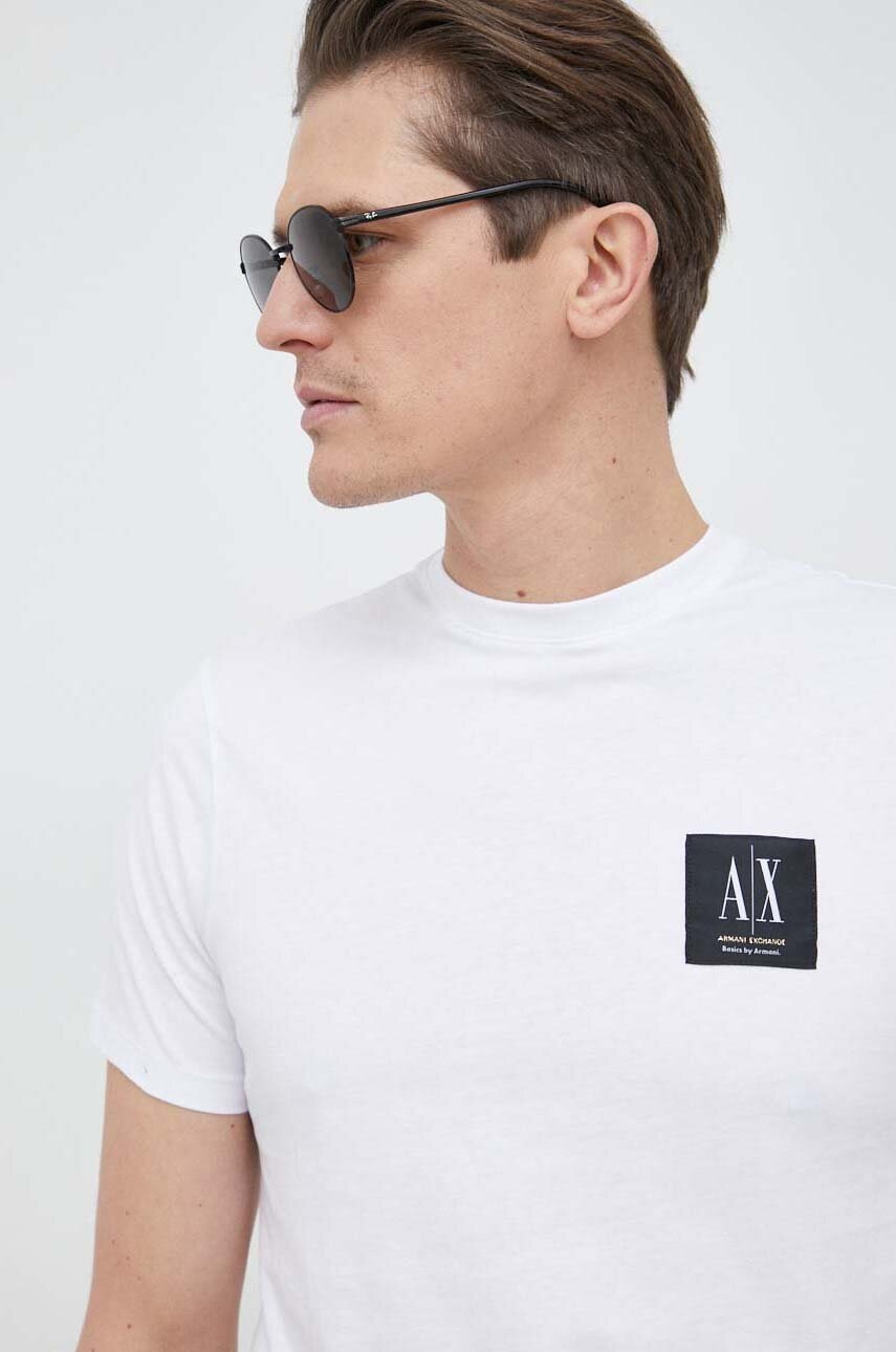 

Хлопковая футболка Armani Exchange цвет белый с аппликацией