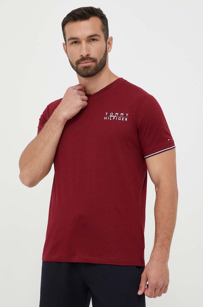 

Памучна домашна тениска Tommy Hilfiger в бордо с изчистен дизайн