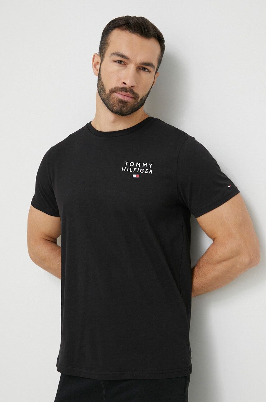 Levně Bavlněné tričko Tommy Hilfiger černá barva, s potiskem, UM0UM02916