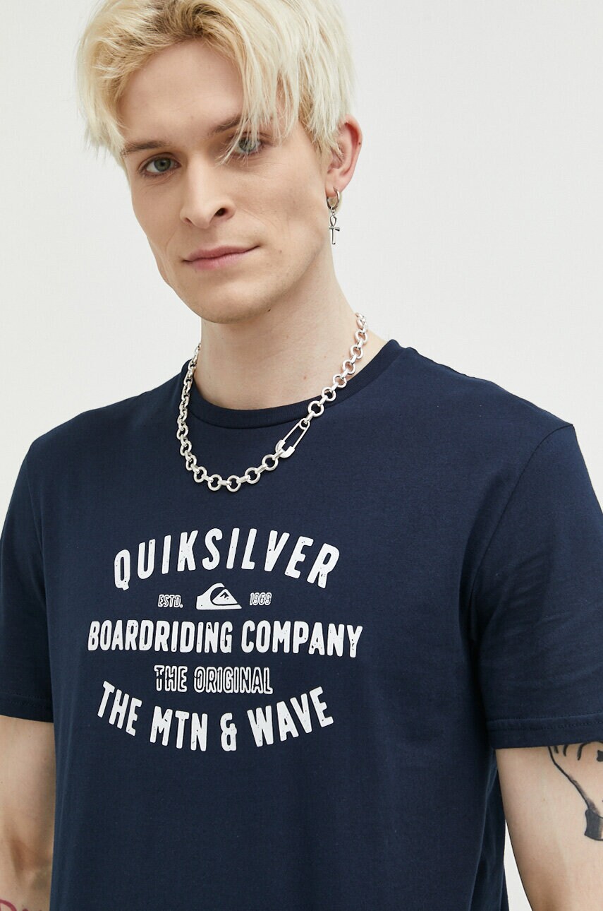 

Бавовняна футболка Quiksilver колір синій з принтом