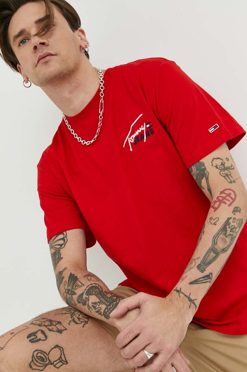 

Памучна тениска Tommy Jeans в червено с апликация, Червен