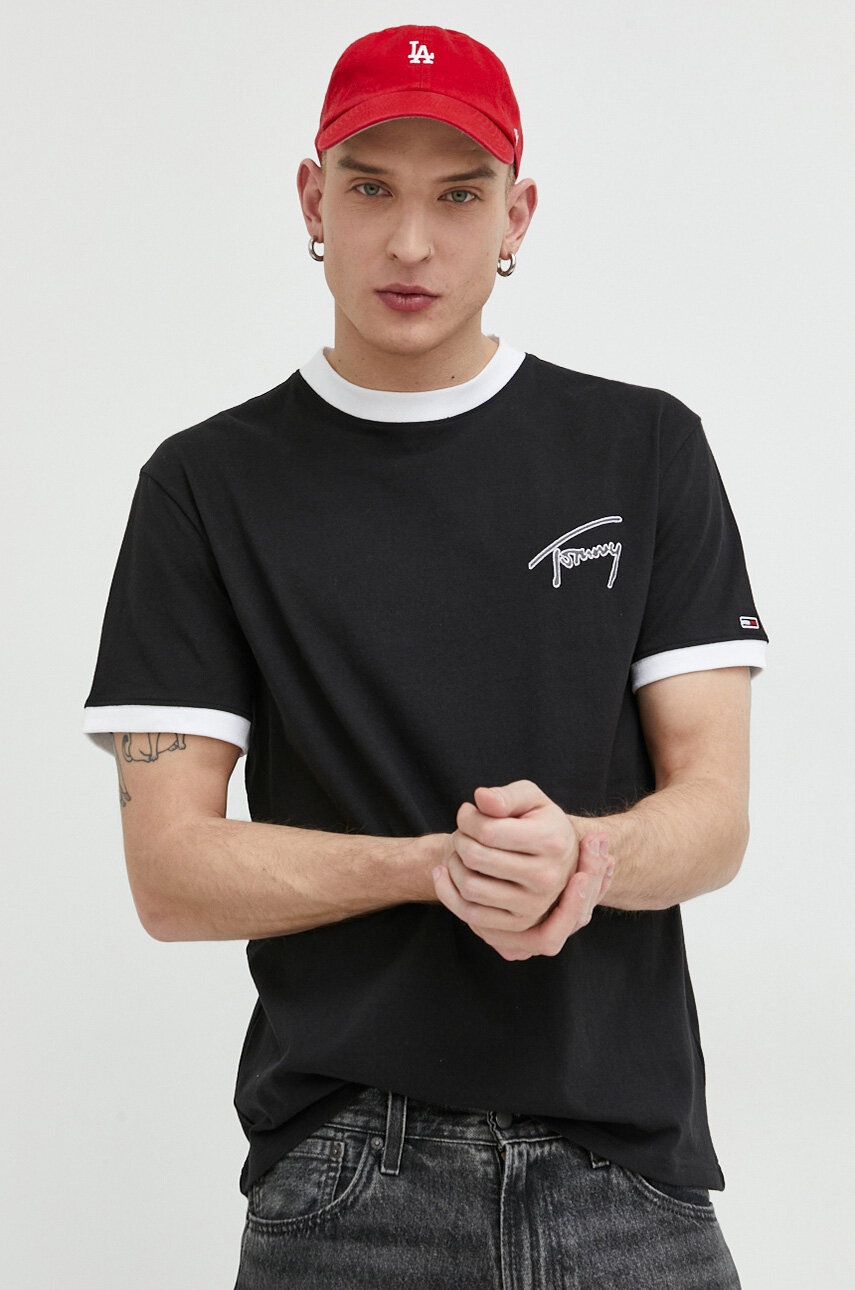 

Бавовняна футболка Tommy Jeans колір чорний з аплікацією