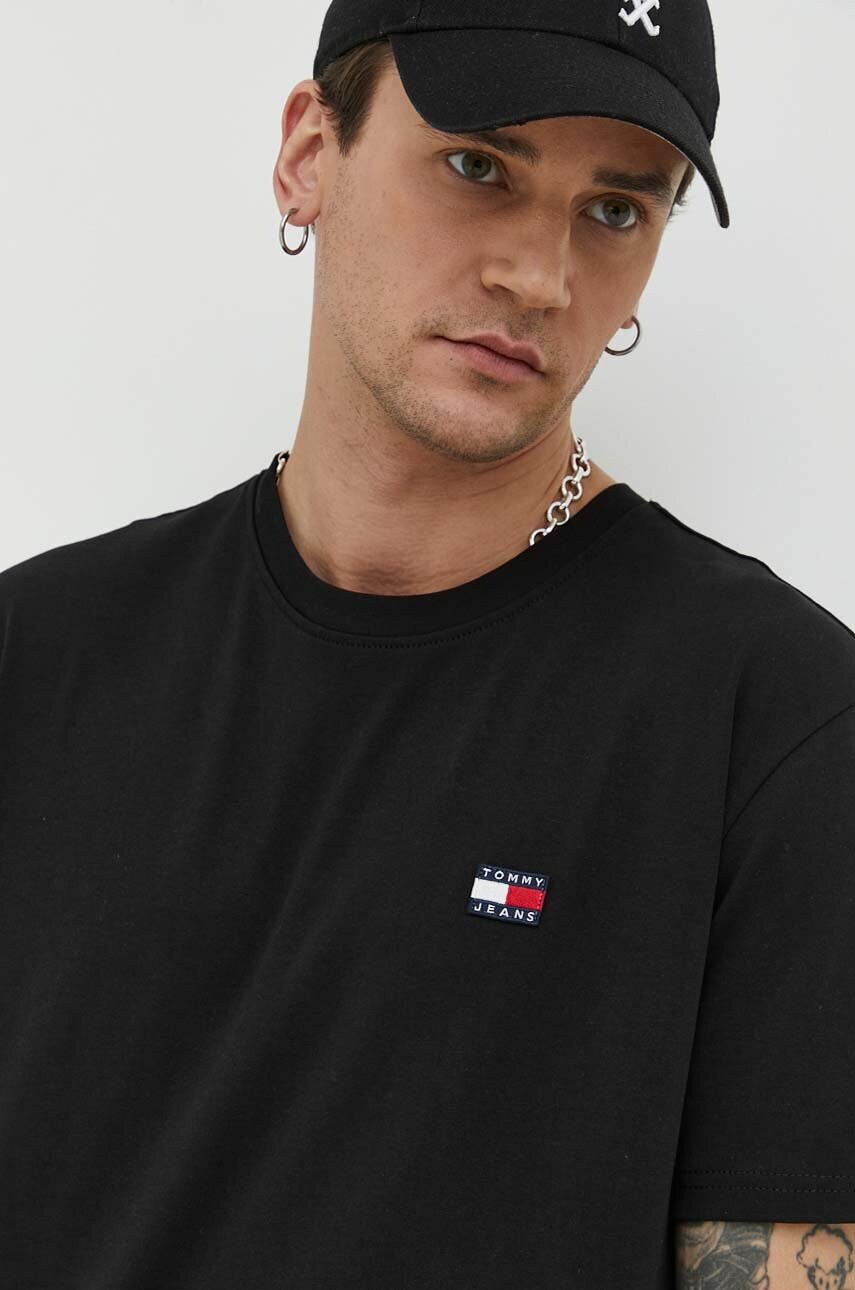 

Бавовняна футболка Tommy Jeans колір чорний з аплікацією
